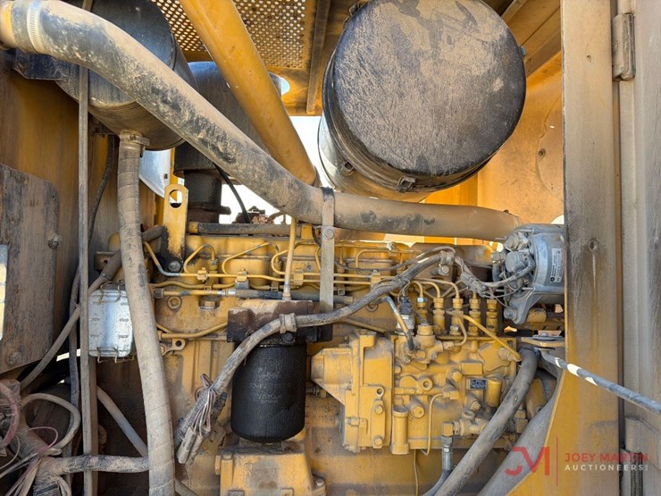 2000-deere-770ch-image-19