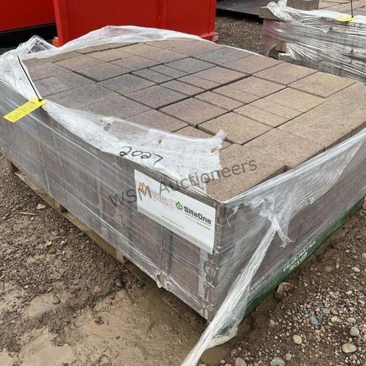 PALLET OF STONE PAVERS