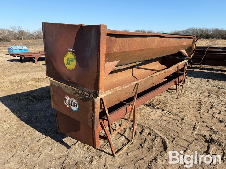prairie-products-/-coop-12'-steel-feed-bunks-image-1