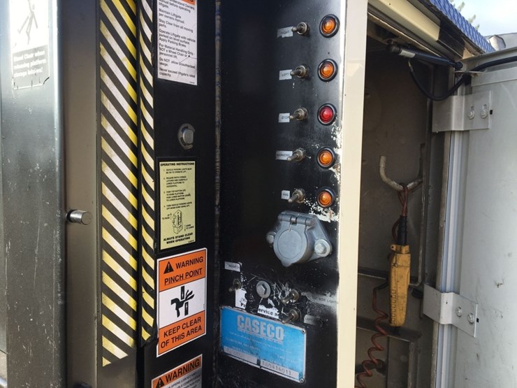 2010-hino-268-image-18