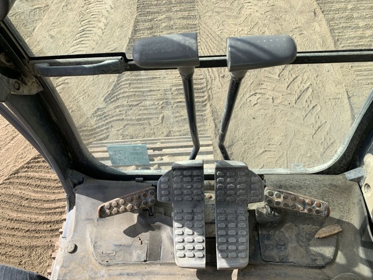 deere-225d-lc-image-7