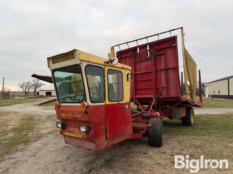 new-holland-1049-image-1