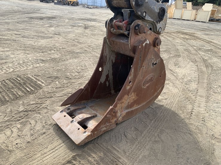 deere-225d-lc-image-12