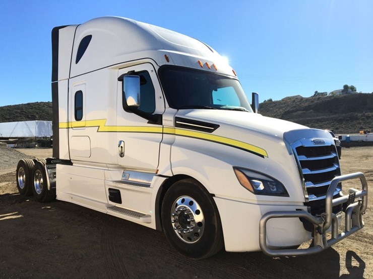 2023-freightliner-cascadia-truck-tractor,-image-2