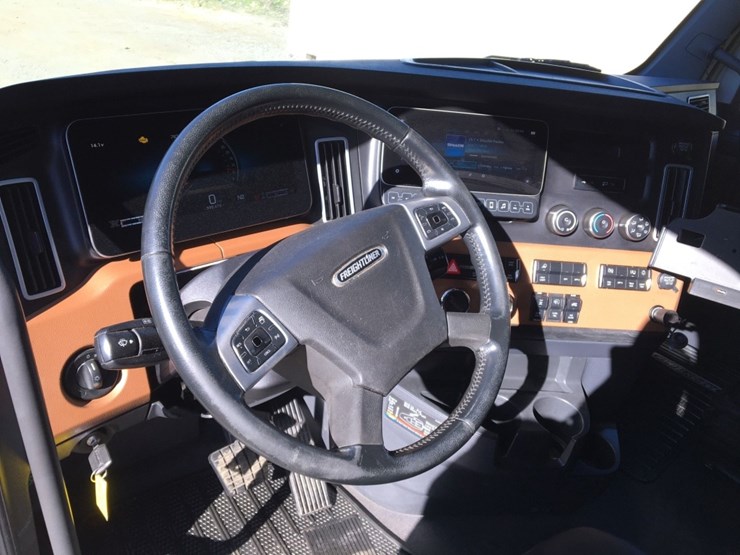 2023-freightliner-cascadia-truck-tractor,-image-7