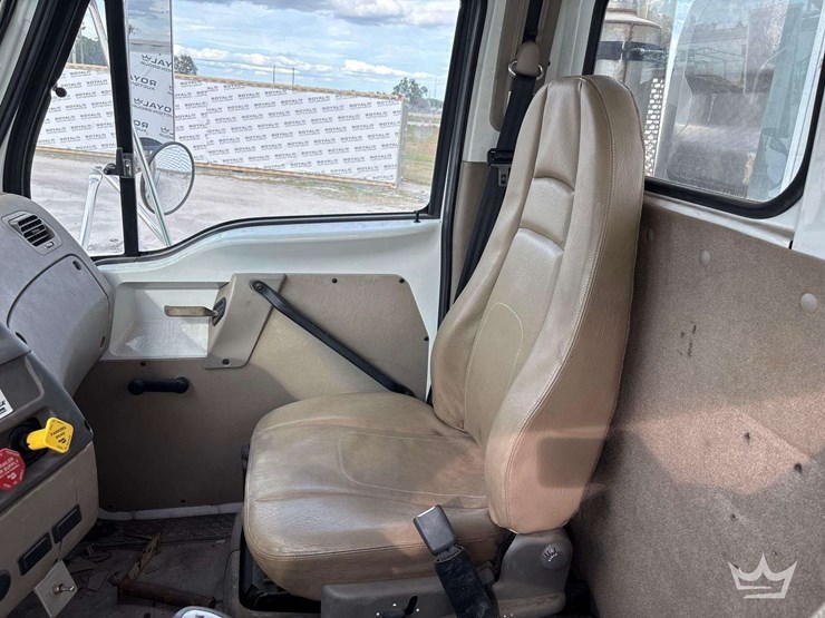 2003-sterling-l9500-image-31