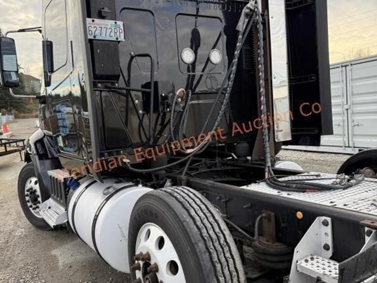 2017-international-prostar-image-12