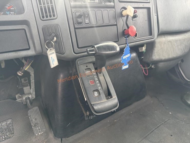 2002-international-4400lp-image-31