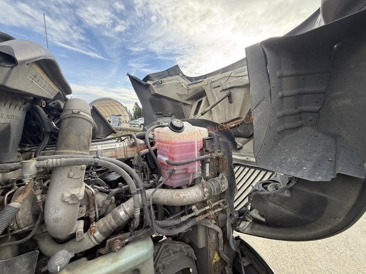 international-prostar-image-44