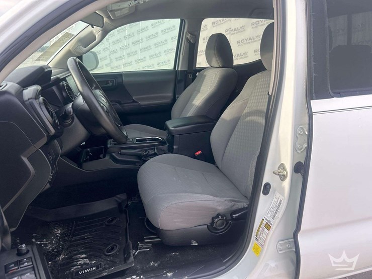 2020-toyota-tacoma-image-12