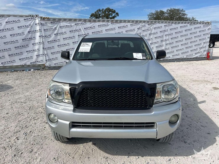 2010-toyota-tacoma-image-20