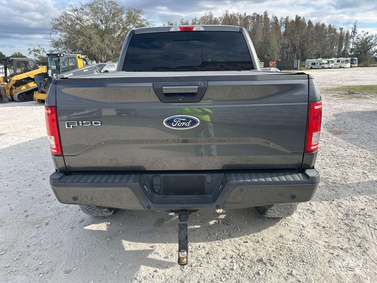 2017-ford-f150-image-21