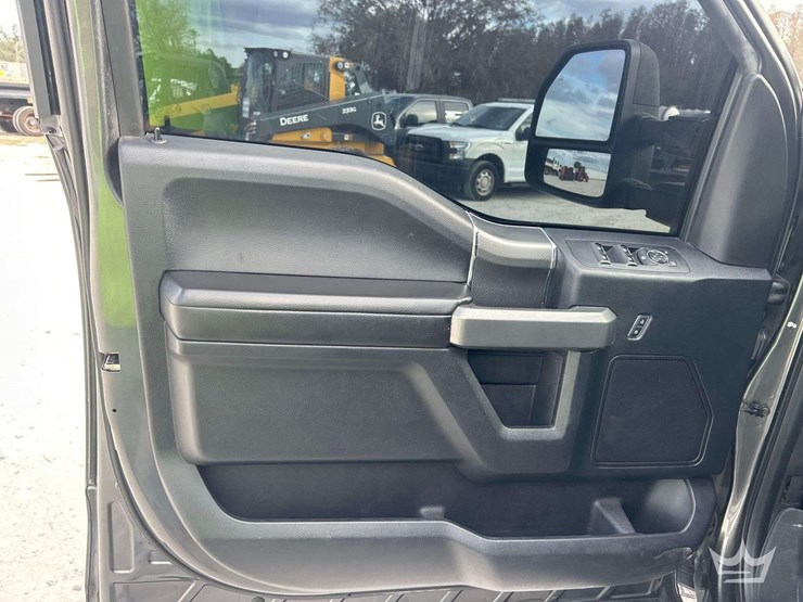 2017-ford-f150-image-14