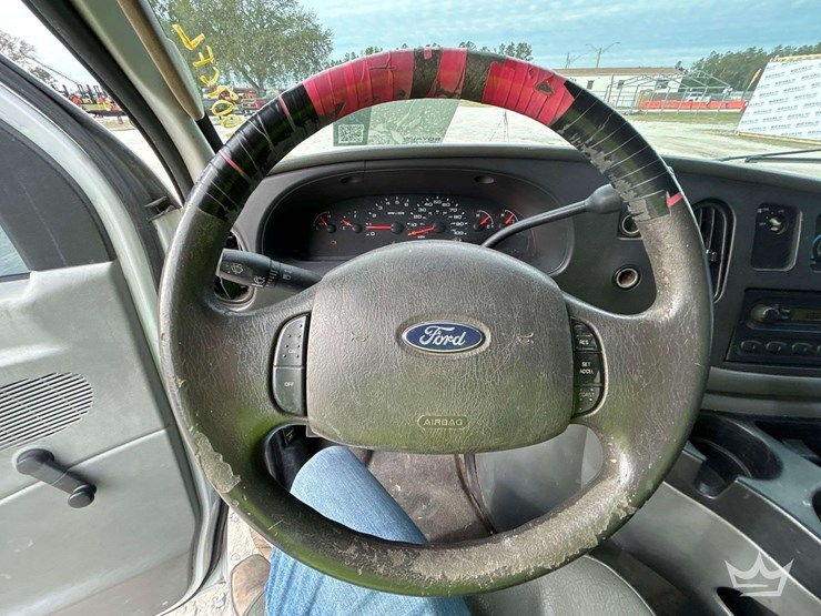 2006-ford-e350-image-13