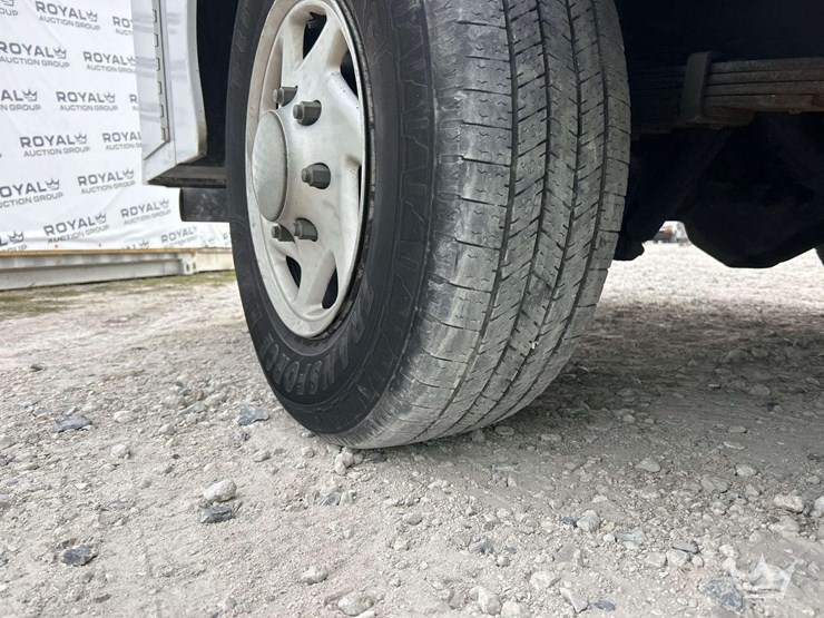 2006-ford-e350-image-26