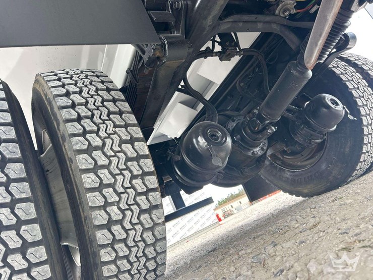 2018-international-durastar-4300-image-21