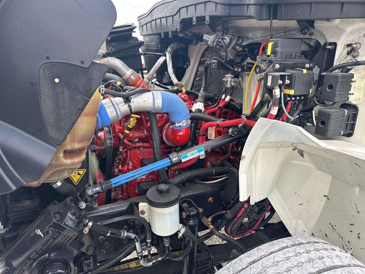 2018-international-durastar-4300-image-7