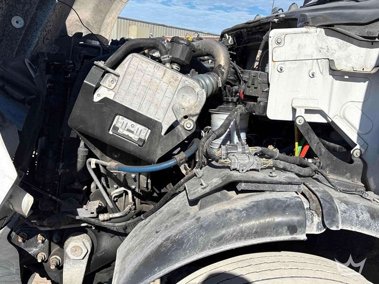 2017-ford-f650-image-15