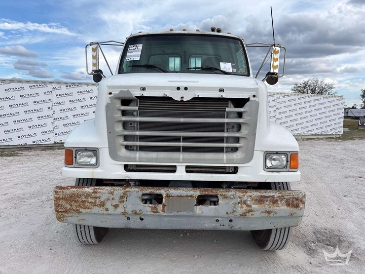 2003-sterling-l9500-image-38