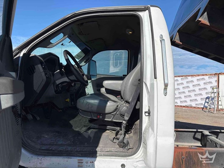 2017-ford-f650-image-17