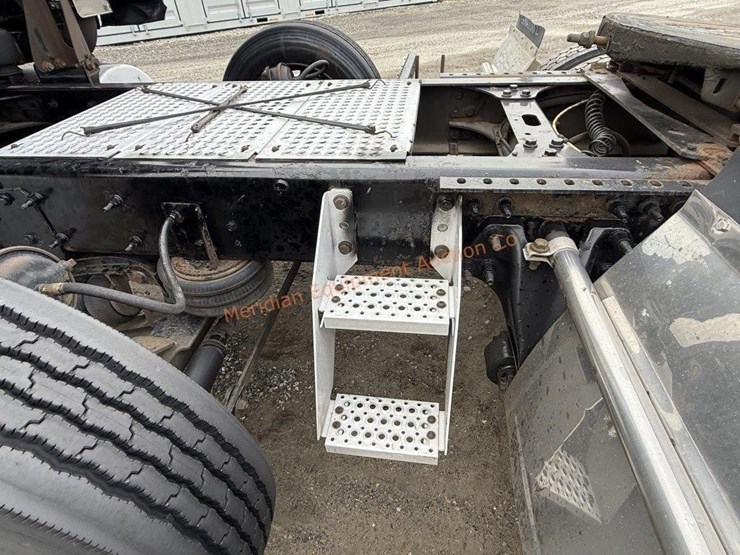 international-prostar-image-44