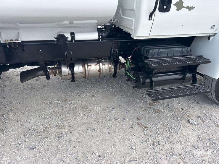 2018-international-durastar-4300-image-19