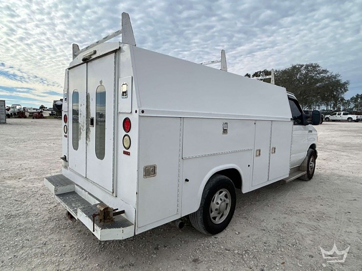 2006-ford-e350-image-3