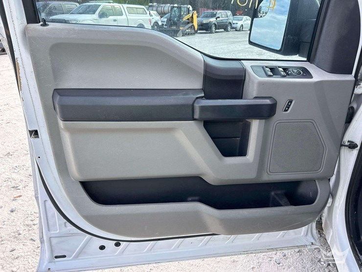 2017-ford-f150-image-11