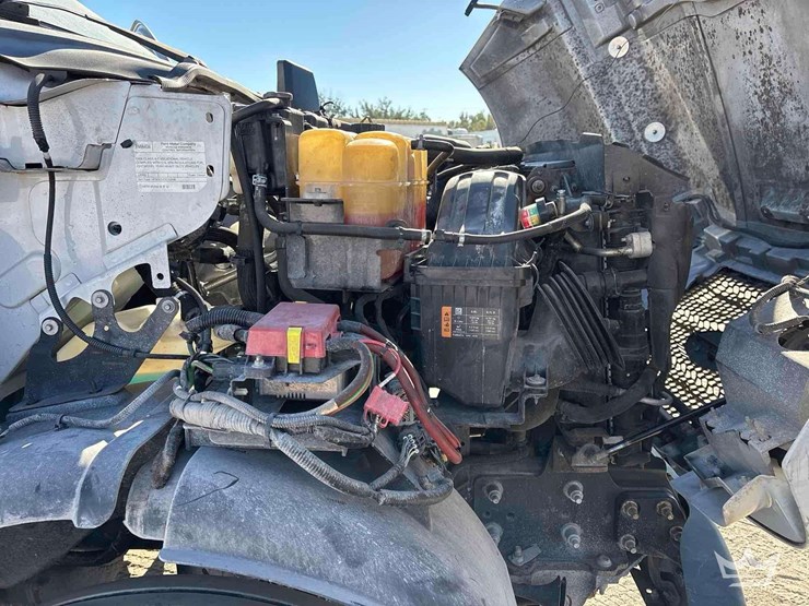 2017-ford-f650-image-13