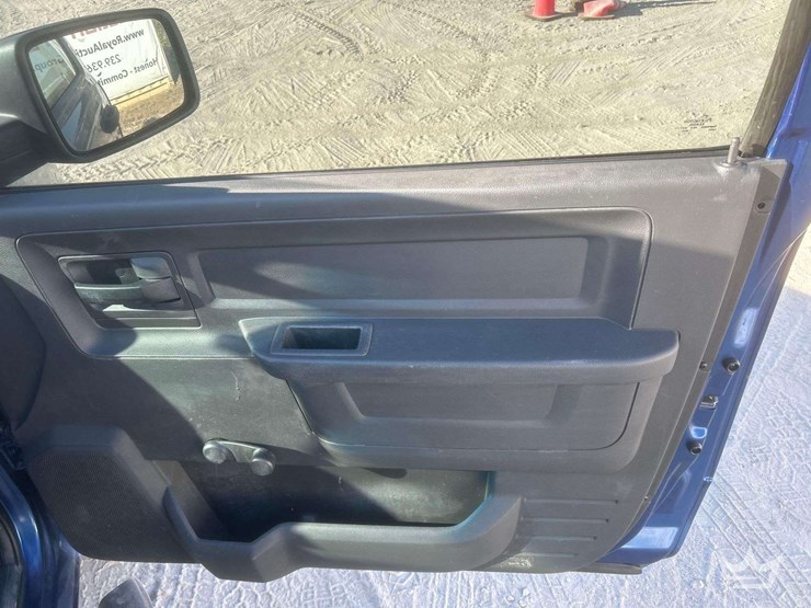 2011-dodge-1500-image-17