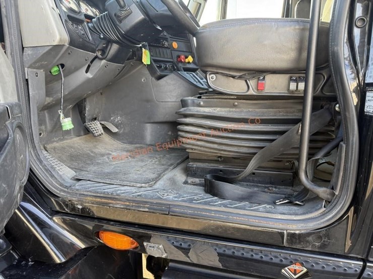 2017-international-prostar-image-22