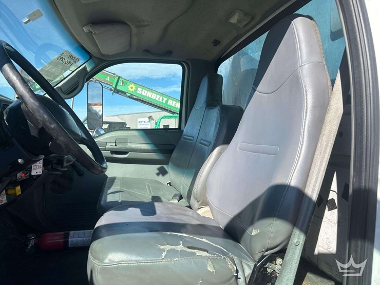 2009-ford-f750-image-15