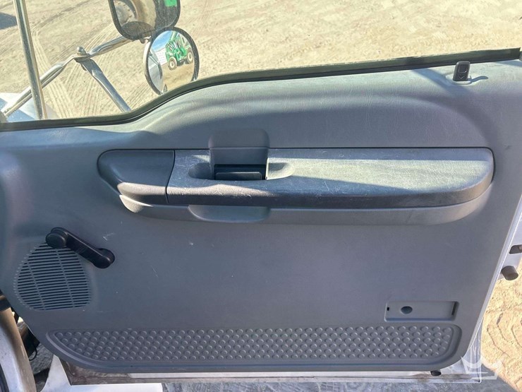 2009-ford-f750-image-16