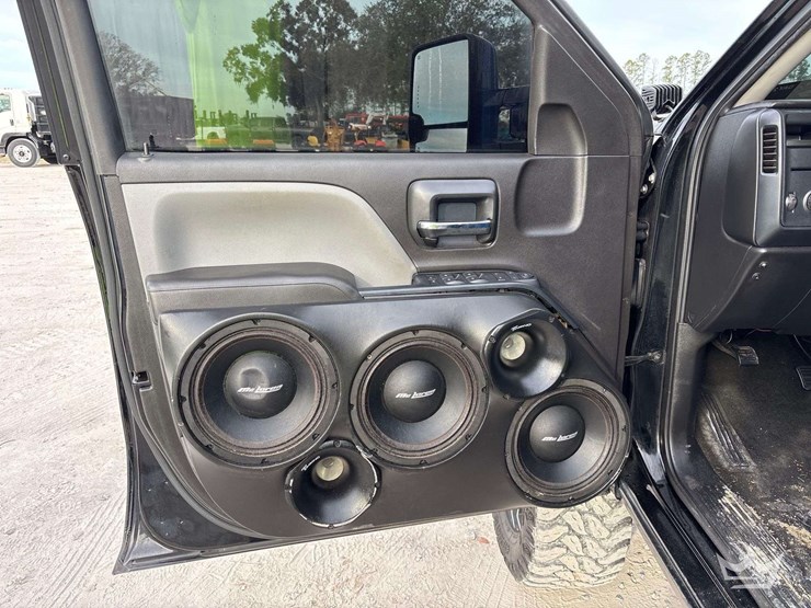 2017-gmc-sierra-1500-image-13