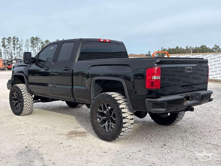 2017-gmc-sierra-1500-image-4