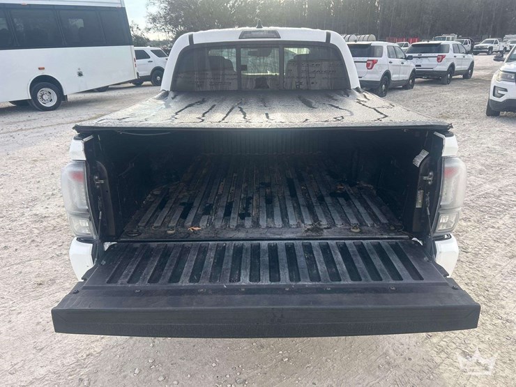 2020-toyota-tacoma-image-19