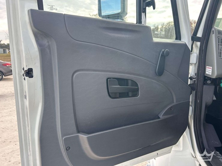 2018-international-durastar-4300-image-14