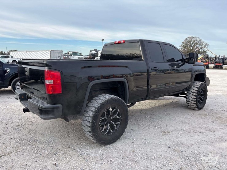 2017-gmc-sierra-1500-image-3