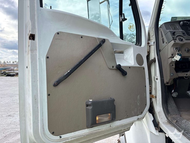 2003-sterling-l9500-image-20