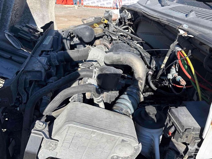 2017-ford-f650-image-16