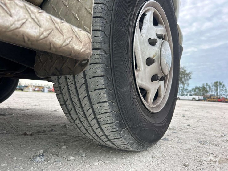 2006-ford-e350-image-25