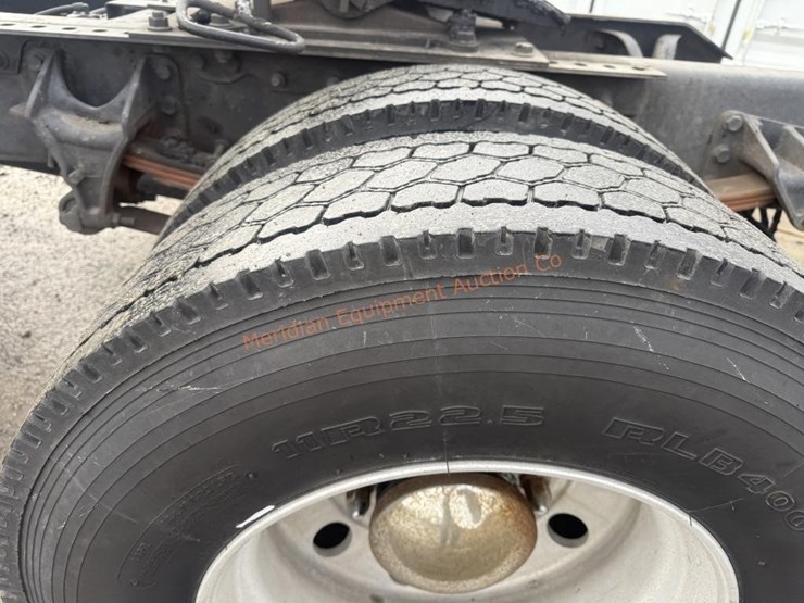 2002-international-4400lp-image-15