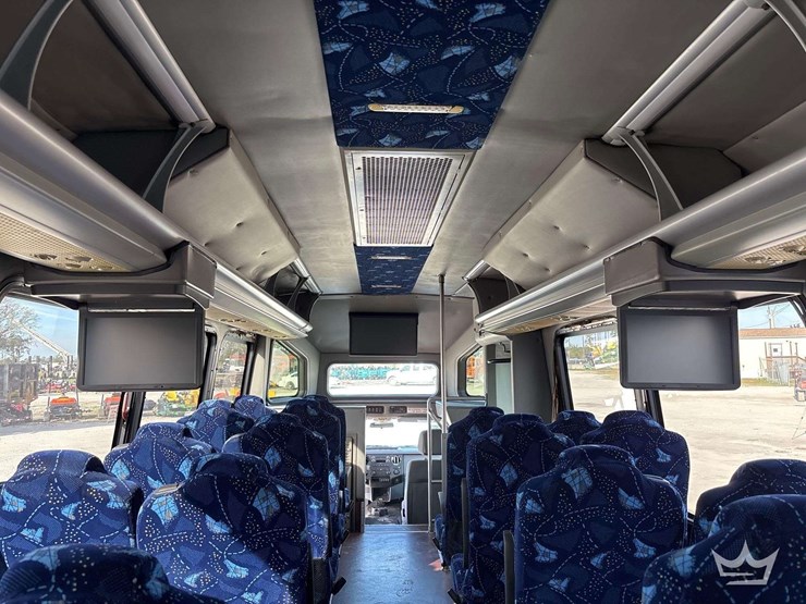 2013-ford-f550-image-19