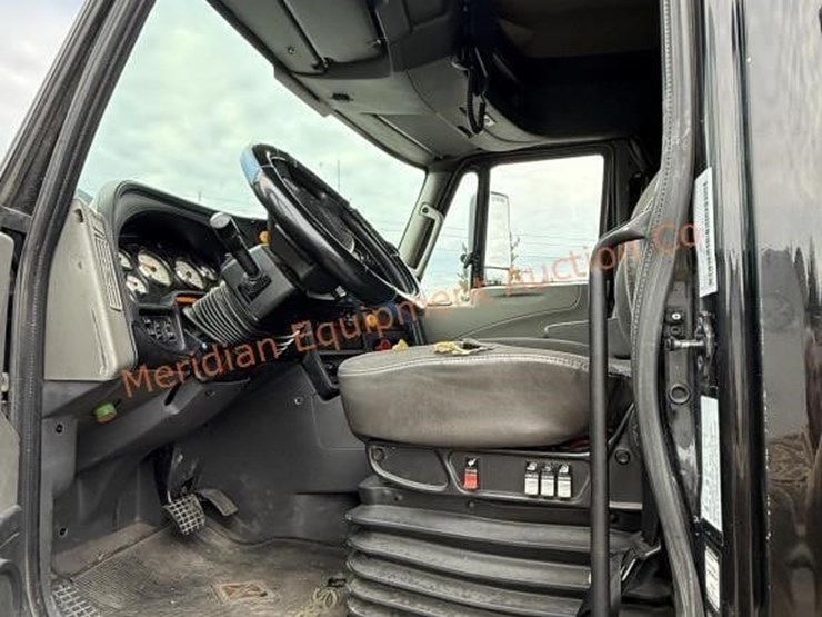 international-prostar-image-55