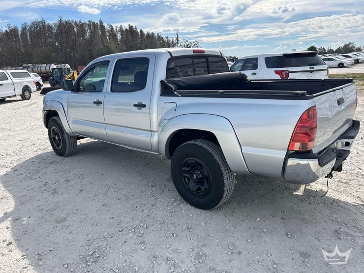 2010-toyota-tacoma-image-4