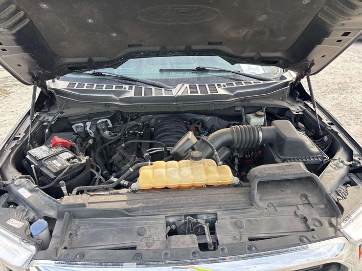 2022-ford-f150-image-8