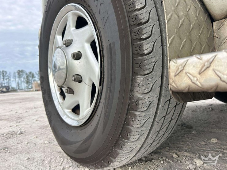 2006-ford-e350-image-23