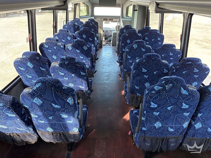 2013-ford-f550-image-14