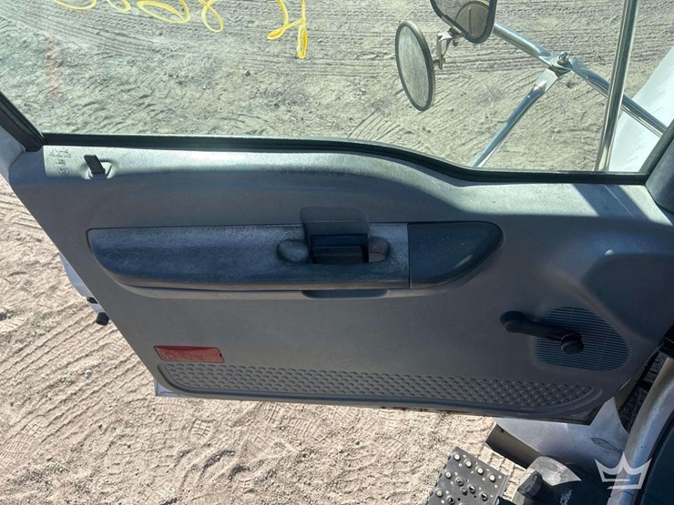 2009-ford-f750-image-10