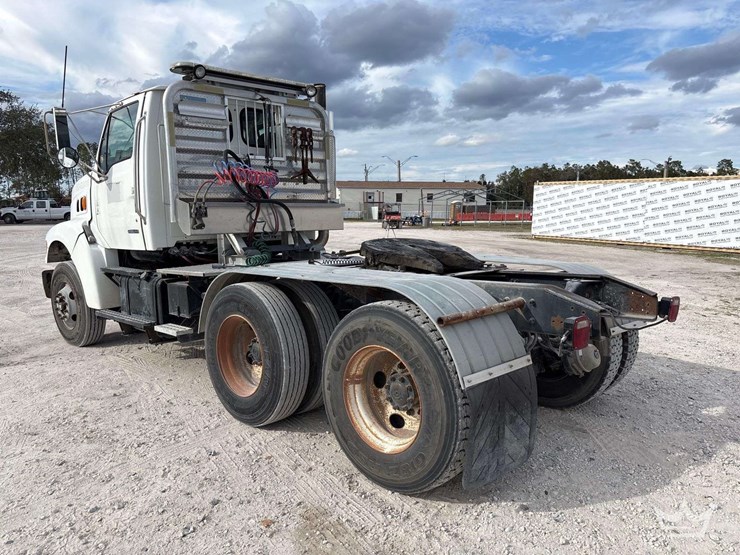 2003-sterling-l9500-image-4